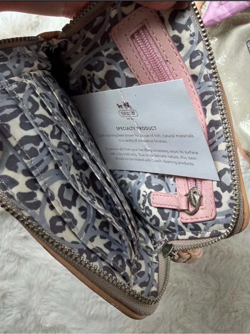 NWT! Y2K Coach Poppy sparkle groovy handbag features metallic W/wristlet